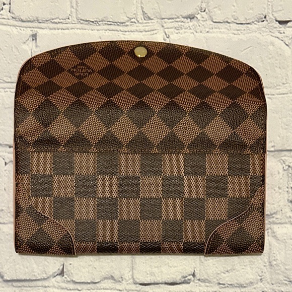 SOLD! ❌ Louis Vuitton Brown Damier Caissa Wallet With Pink Interior & Dust Bag - Picture 2 of 16